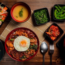 กระเพราสันคอไข่ดาว