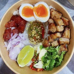 ก๋วยเตี๋ยวต้มยำโบราณ ตรงข้ามธนาคาร ธอส.