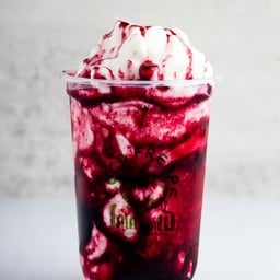 น้ำมะพร้าวน้ำหอมราดซอสบลูเบอร์รี่