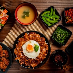 ข้าวสันคอผัดกระเทียมพริกไทยไข่ดาว