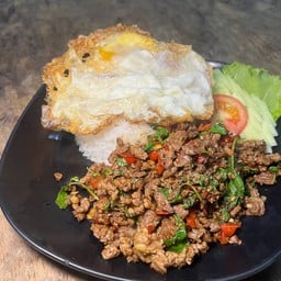 ข้าวผัดกะเพรา