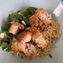บะหมี่หมูกรอบ