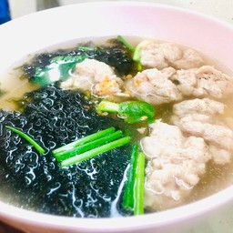 แกงจืดเตาหู้ไข่สาหร่าย