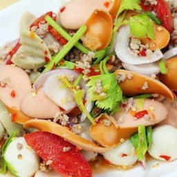 ยำวุ้นเส้น ไส้กรอก หมูยอ หมูสับ กุ้งลวก