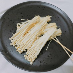 เห็ดเข็มทอง