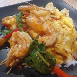 ข้าวกระเพรากุ้งไข่ข้น