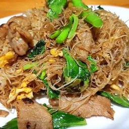 ผัดซีอิ๊วเส้นหมี่