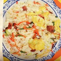 ข้าวผัดไข่เนื้อ