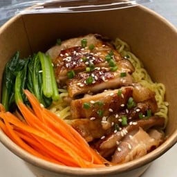 ข้าวทอดยำแหนมคลุก สาขาน่าน