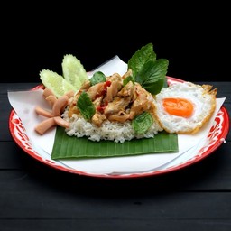 กระเพราแหนมหมู