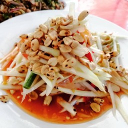 ตำไทยปูโรยถั่วลิสง