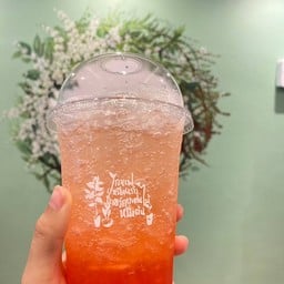 สตอเบอรี่โซดา