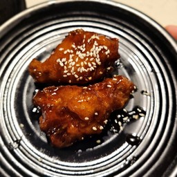 ไก่ทอดเกาหลีปีกบน 2 ชิ้น