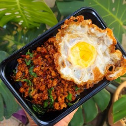 กะเพราหมูสับ+ไข่ดาว