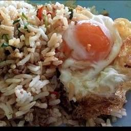 กระเพราไก่ คลุก+ไข่