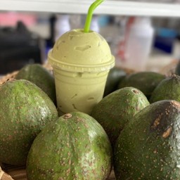 อะโวคาโด คาราเมล นมสด