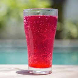 น้ำแดงโซดา