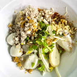 ก๋วยเตี๋ยวลูกชิ้นปลา+หมูสับ