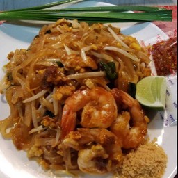 ผัดไทยกุ้งสด