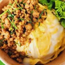 ข้าวไข่ข้นคั่วกลิ้งไก่