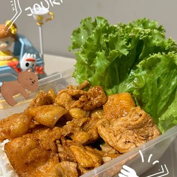 ข้าวหน้าหมูซอสโคชูจัง