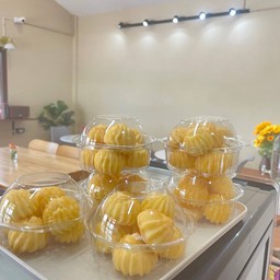 PRAW : Coffee & Bakery