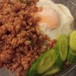 กระเทียมหมูสับ