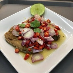 ยำปลาเค็ม