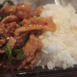 กะเพราหมูชิ้น