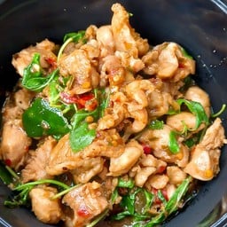 คั่วกะเพราไก่(กับข้าว)