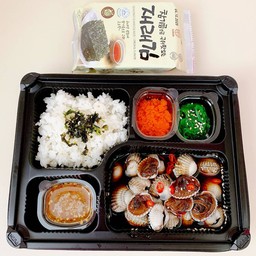 ชุด เซตเบนโตะ หอยแครงดอง+ข้าวญี่ปุ่น+สาหร่ายห่อข้าว+ไข่กุ้ง+ยำสาหร่าย แถมน้ำจิ้มซีฟู๊ดแซ่บๆ