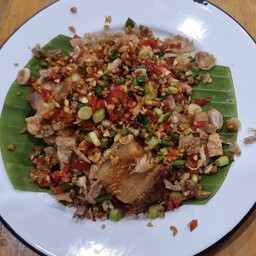 หมูกรอบคั่วพริกเกลือ