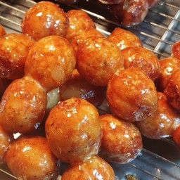 หมูล้วนลูกใหญ่ 10 ลูก 79 บาท ผักฟรี