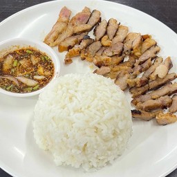 ข้าวหน้าคอหมูย่าง น้ำจิ้มแจ่ว