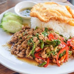 ข้าวราดกะเพราหมูสับโบราณ