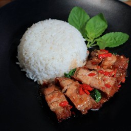 กระเพราหมูกร๊อบกรอบ