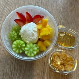 Greek Yogurt fruits by chicha