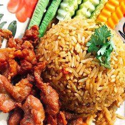 ข้าวผัดน้ำพริกตาแดง+หมูทอด