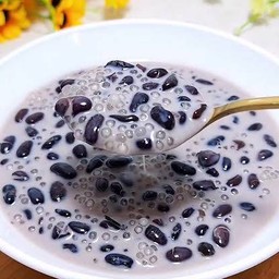 สาคูถั่วดำมะพร้าวอ่อน