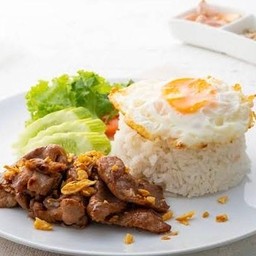ข้าวราดหมู-ไก่กระเทียม