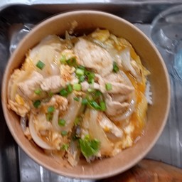 ข้าวหน้าหมูสไตล์ญี่ปุ่น