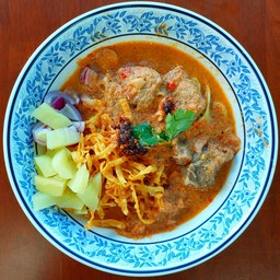 ข้าวซอย (เนื้อน่องลายตุ๋น)