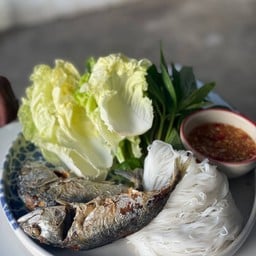 Yada-Cafe ปังเย็น ปังปิ้ง พิซซ่าหน้าทะลัก ครอฟเฟิลเนยสด