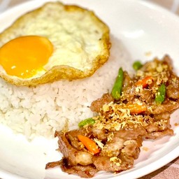 หมูทอดกระเทียมพริกสด