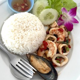 ข้าวกระเพราทะเล