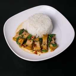 ข้าวกระเพราหมูกรอบ