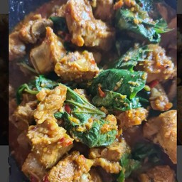 กระดูกอ่อนแกงคั่วใส่กะทิ