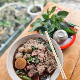 ก๋วยเตี๋ยวเรือเจริญทอง นาคนิวาส29