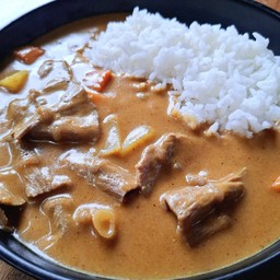 ข้าวแกงกะหรี่เนื้อใบพาย