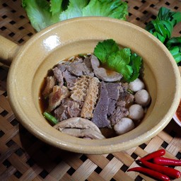 เกาเหลาเนื้อตุ๋น พิเศษ